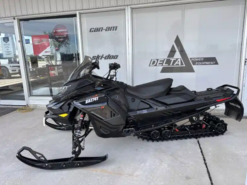 Gallery image 2 for 2025 Ski-Doo X 900 Snowmobile