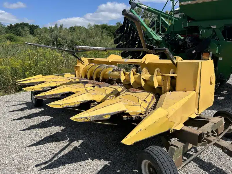 Gallery image 1 for 2000 New Holland 360N6 Header - Row Crop