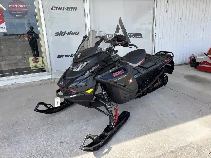 Photo de la Galerie 1 pour 2025 Ski-Doo 850 E-TEC Motoneige