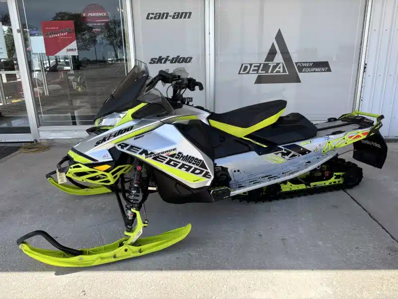 Gallery image 1 for 2018 Ski-Doo XRS 850 Snowmobile