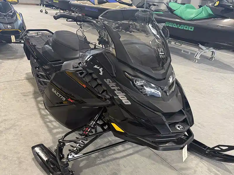 Gallery image 2 for 2026 Ski-Doo REN X 900 Snowmobile