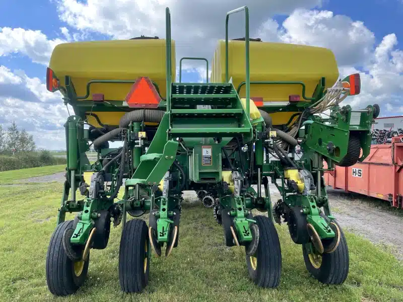 Gallery image 2 for 2009 John Deere 1770NT Planter