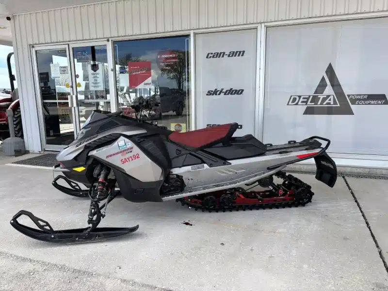 Photo de la Galerie 1 pour 2023 Ski-Doo XRS 850 Motoneige