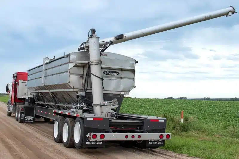 Gallery image 1 for 2026 32' OHDT Spreader - Fertilizer
