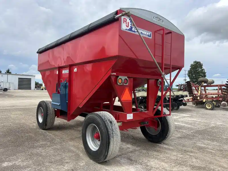 Gallery image 2 for 2026 RJ Equipment 600 Gravity Box