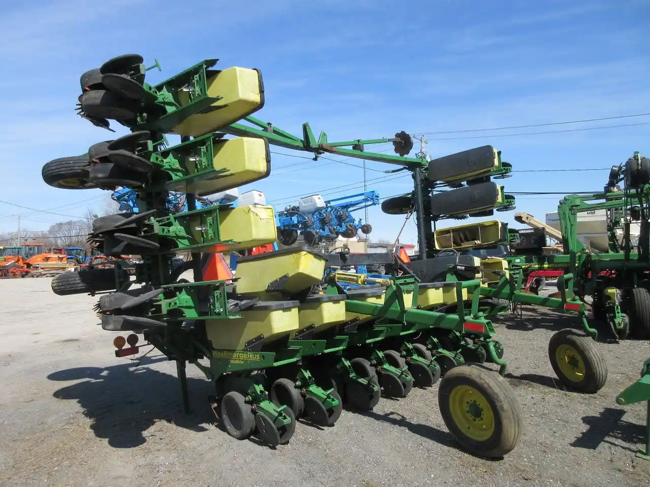 Gallery image 1 for Used John Deere 1710 Planter