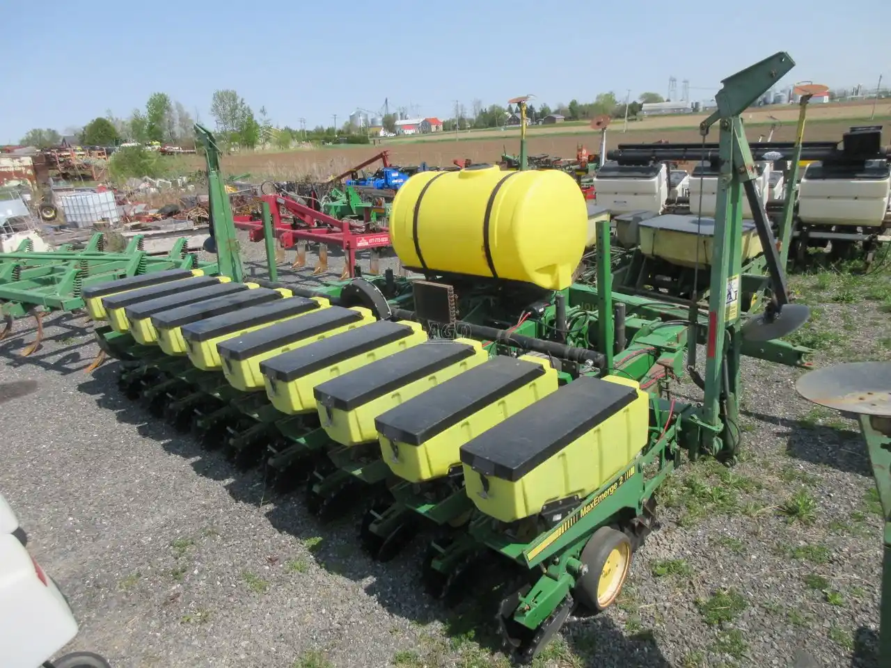 Gallery image 1 for Used John Deere 7200 Planter