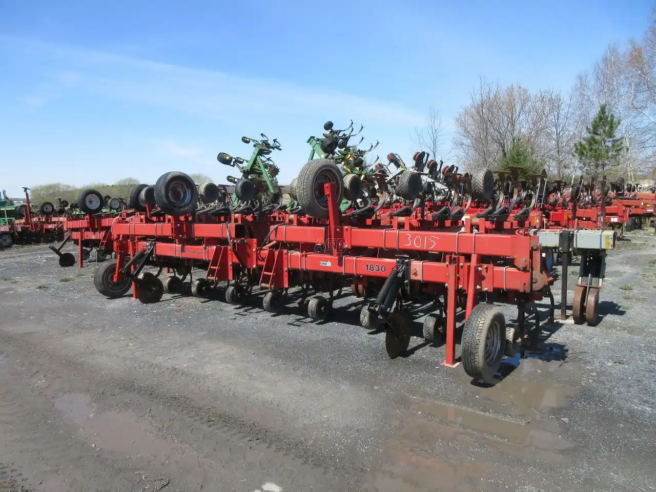 Gallery image 1 for Used Case IH 1830 Row Crop Cultivator