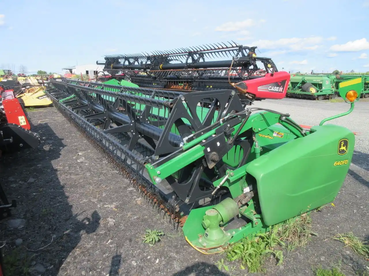 Gallery image 1 for Used 2013 John Deere 640F Header - Draper