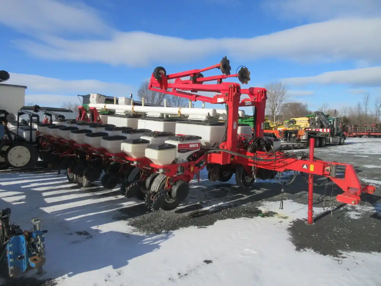 Gallery image 1 for Used White 8180 Planter