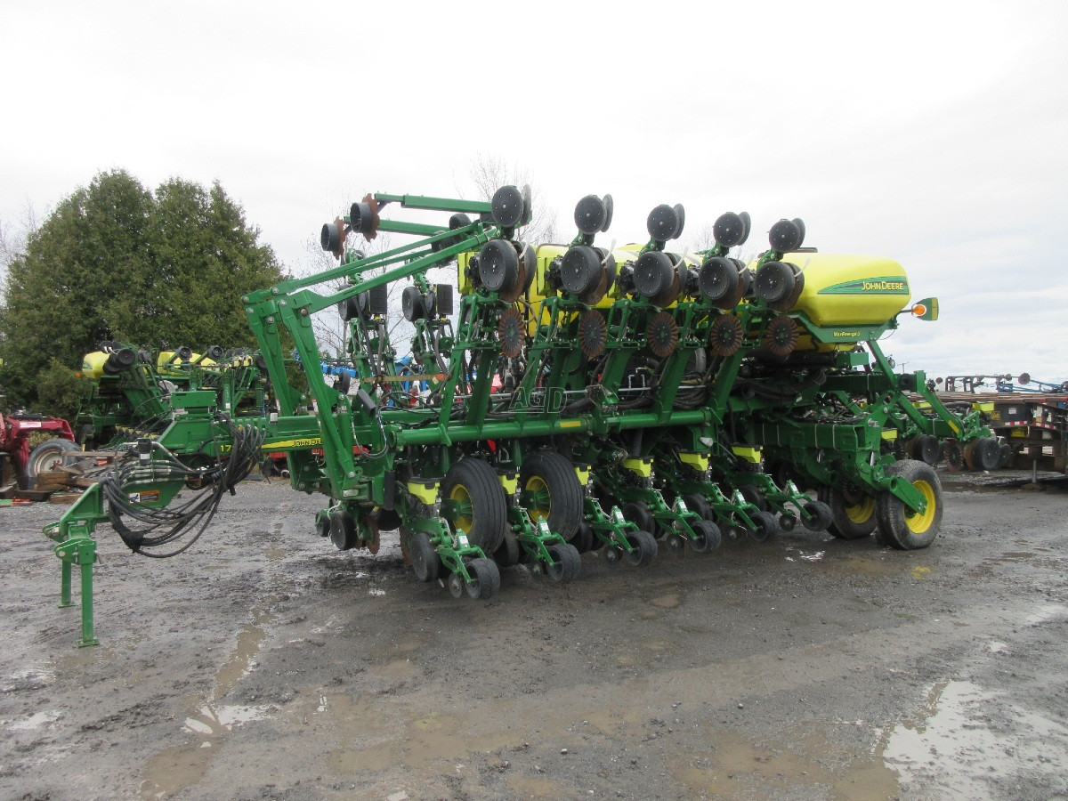 Gallery image 1 for Used 2017 John Deere 1790CCS Planter