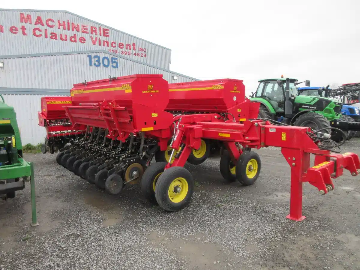 Gallery image 1 for Used Sunflower 9435-35 Drill