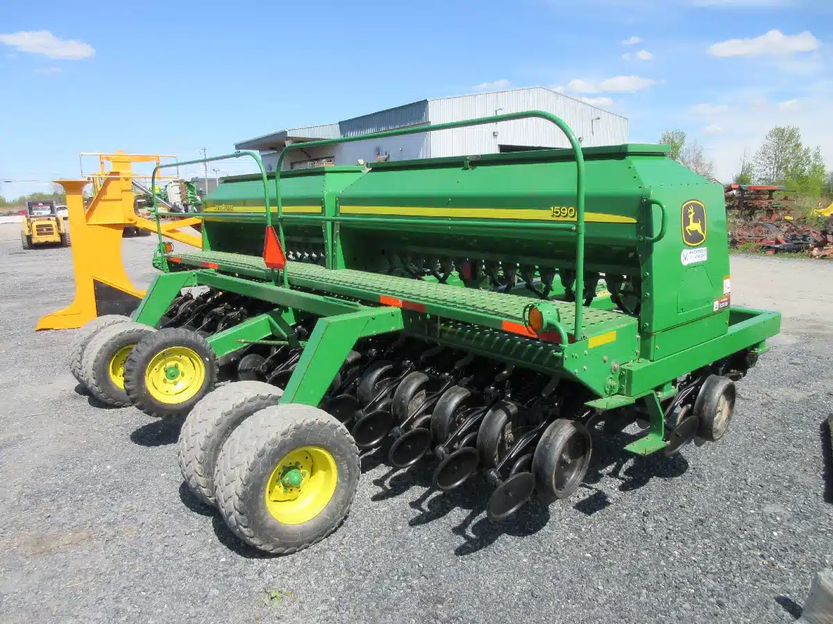 Gallery image 1 for Used John Deere 1590 Drill