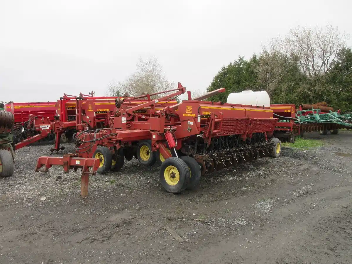 Gallery image 1 for Used Sunflower 9432-40 Drill