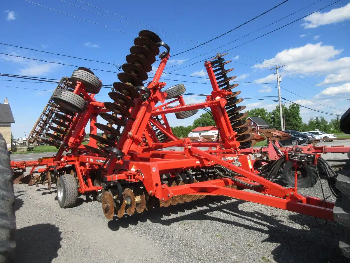 Gallery image 1 for Used 2017 Kuhn Krause EXCELERATOR 8005 Vertical Tillage