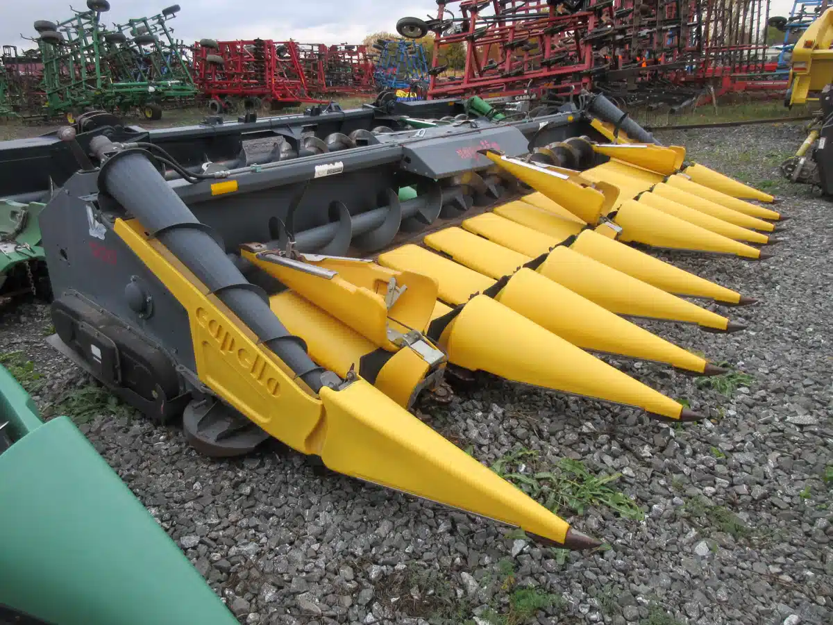 2011 Capello Quasar 1220 Header - Row Crop