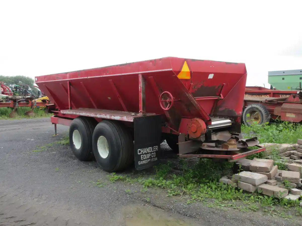 Chandler 20 pieds Spreader - Broadcast