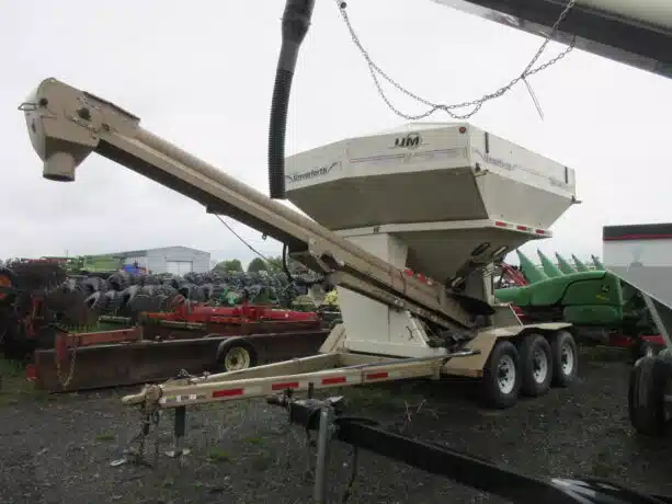 Gallery image 2 for Meridian Titan 4SE Grain Cart