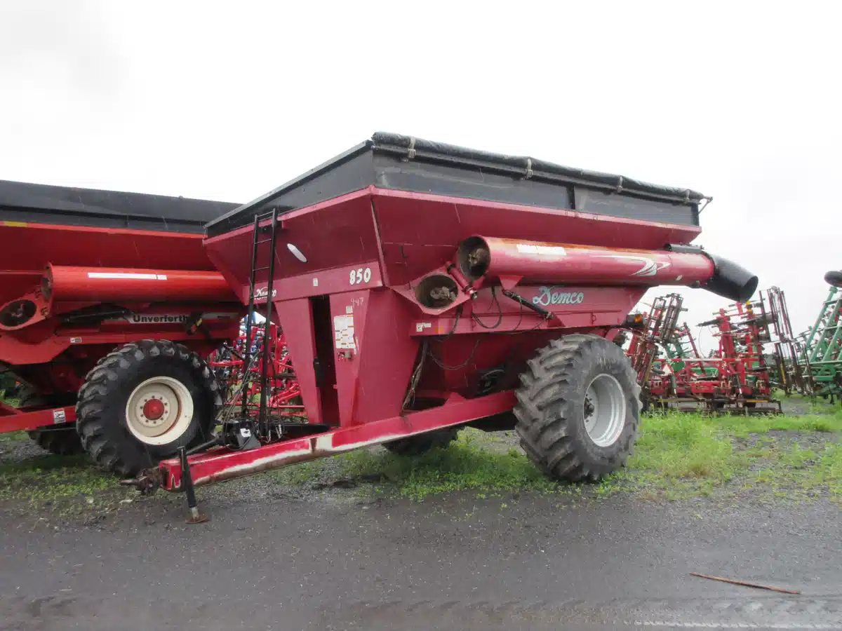 Demco 850 Grain Cart