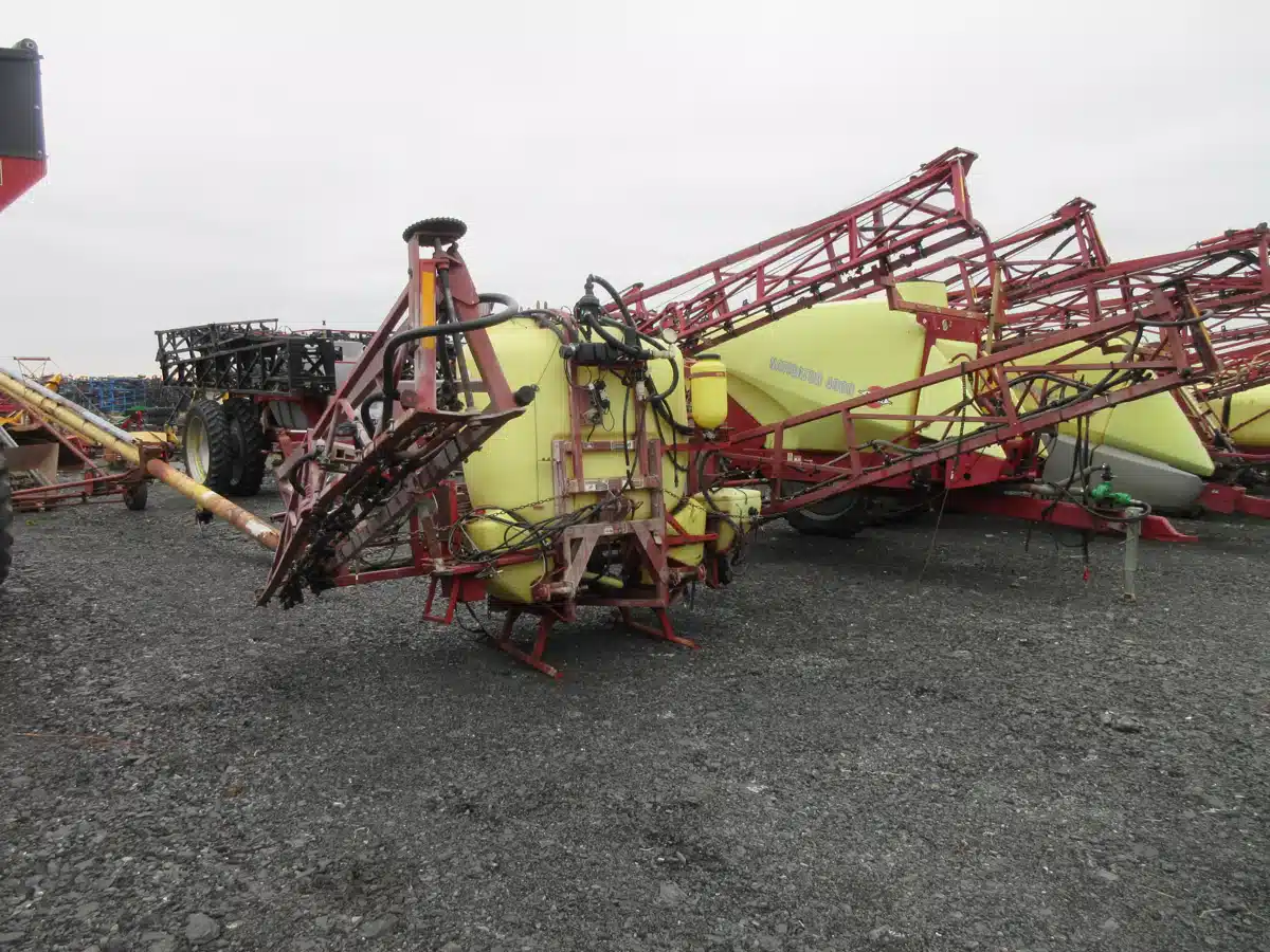 Hardi MEGA 350 Sprayer - Pull Type