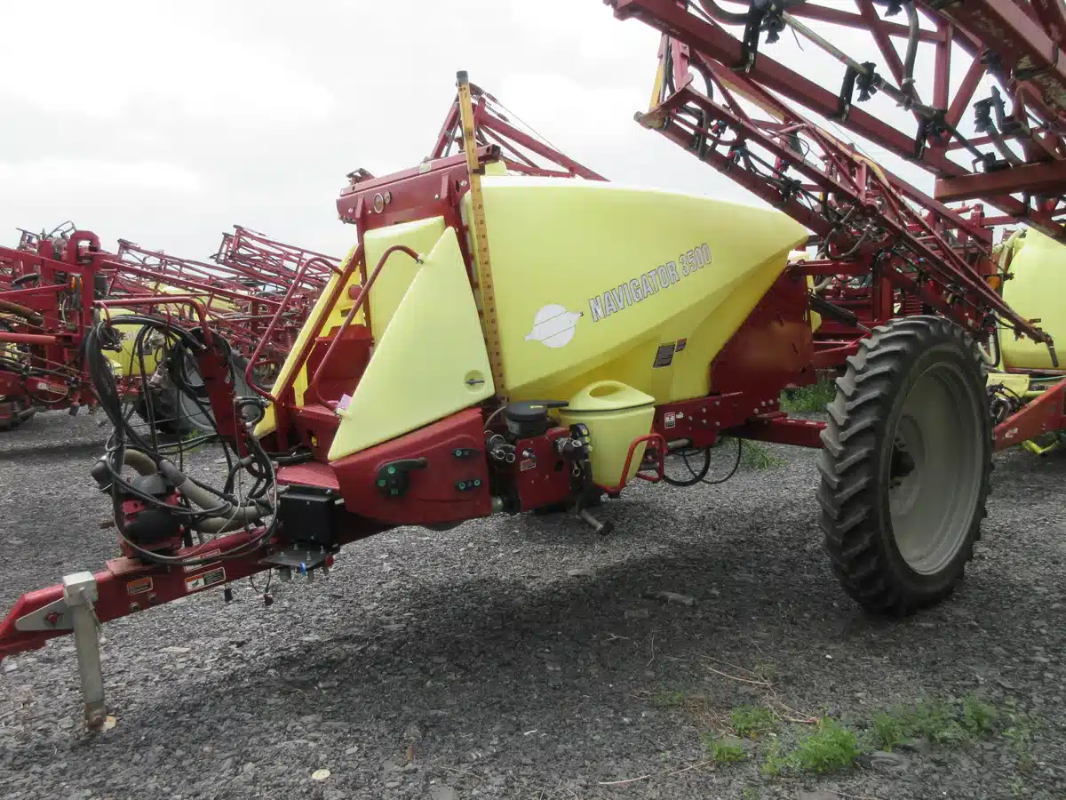 Hardi NAVIGATOR 3500 Sprayer - Pull Type