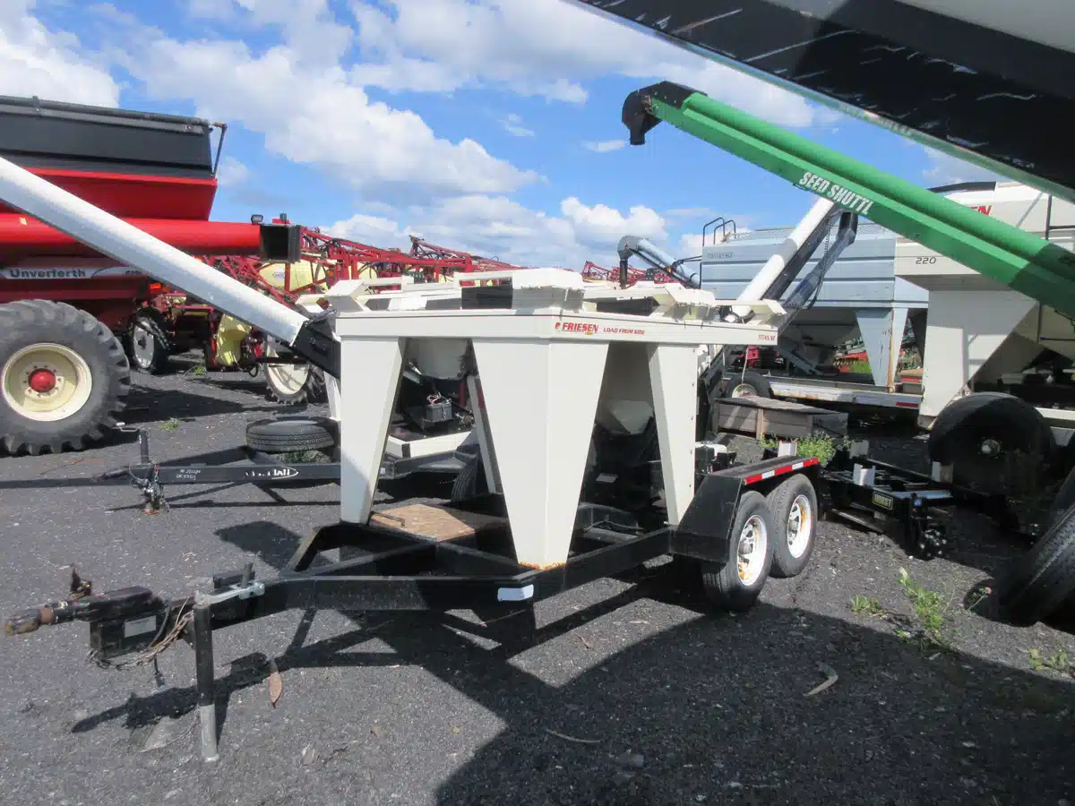 Friesen Titan 2SE Grain Cart