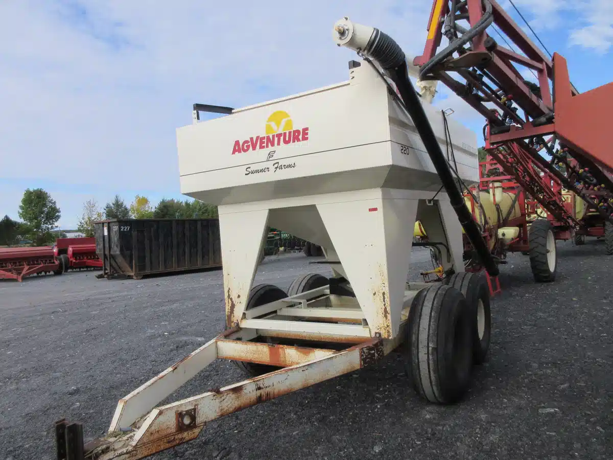 Friesen Meridian 220 Grain Cart