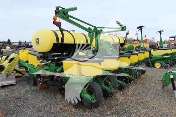 Photo de la Galerie 2 pour John Deere 1760 Planteur