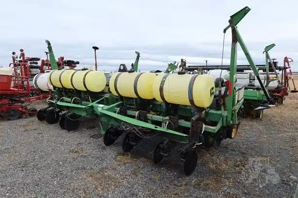 Photo de la Galerie 1 pour John Deere 7200 Planteur