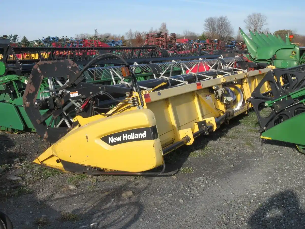 Gallery image 1 for 2003 New Holland 74C Header - Flex