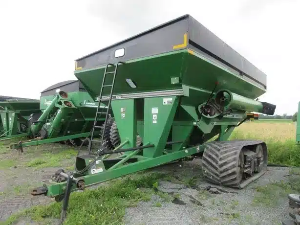 Gallery image 2 for Unverferth 9200 Grain Cart