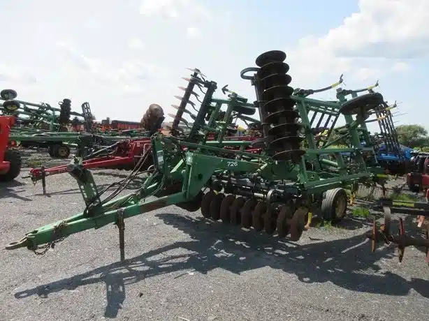 Gallery image 2 for John Deere 726 Mulch Finisher
