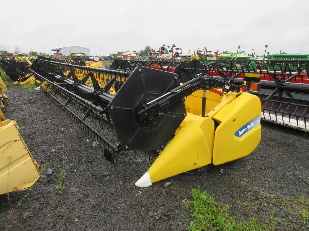 Photo de la Galerie 1 pour 2011 New Holland 740CF Header - Flex