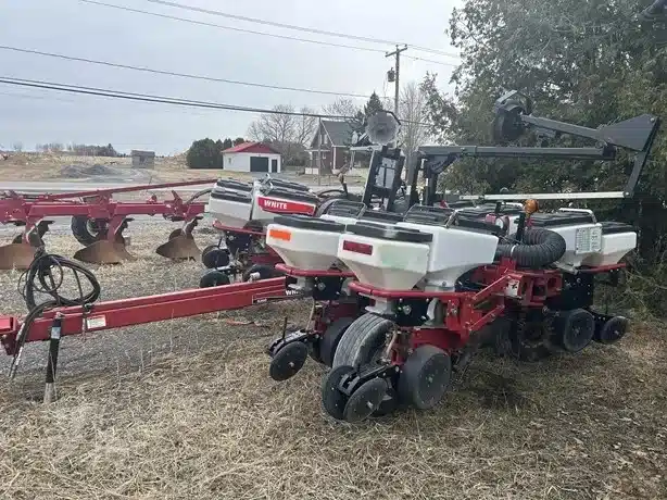 Photo de la Galerie 2 pour Agco White 8200 Planteur