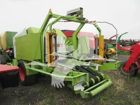 Photo de la Galerie 2 pour CLAAS ROLLANT 255RC UNIWRAP Presse à Balle Ronde