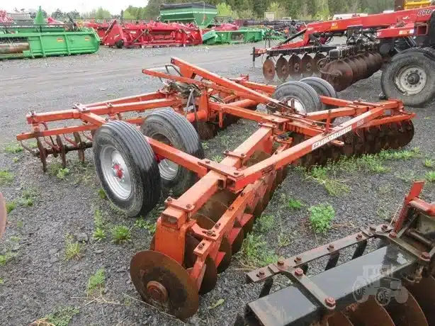 Photo de la Galerie 1 pour Massey Ferguson 520 Disque