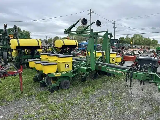 Photo de la Galerie 2 pour John Deere 1770 Planteur
