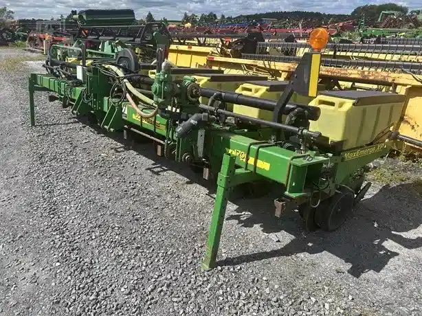 Photo de la Galerie 1 pour John Deere 1700 Planteur