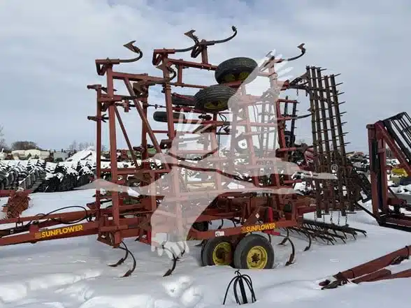 Photo de la Galerie 2 pour Sunflower 5033-30 Cultivateur