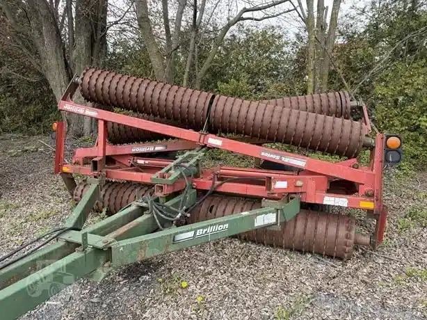Photo de la Galerie 1 pour Brillion XL 144 Rouleau émotteur'