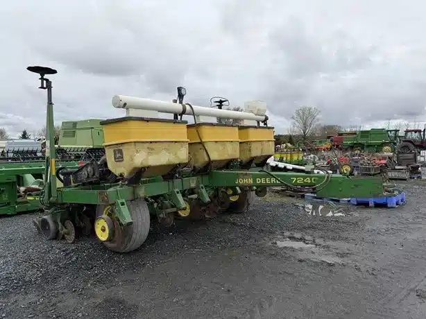 Photo de la Galerie 2 pour John Deere 7240 Planteur