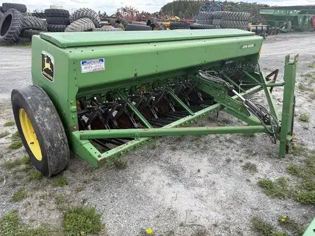Photo de la Galerie 1 pour John Deere 450 Semoir