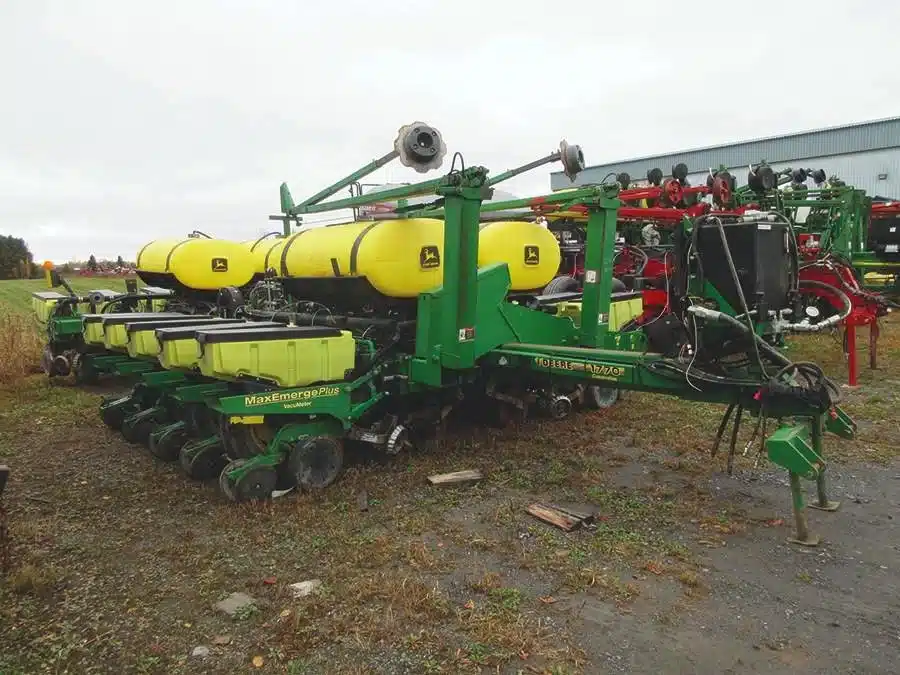 Gallery image 1 for John Deere 1770 Planter