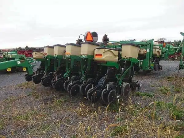 Photo de la Galerie 1 pour Great Plains YP625A-12TR Planteur