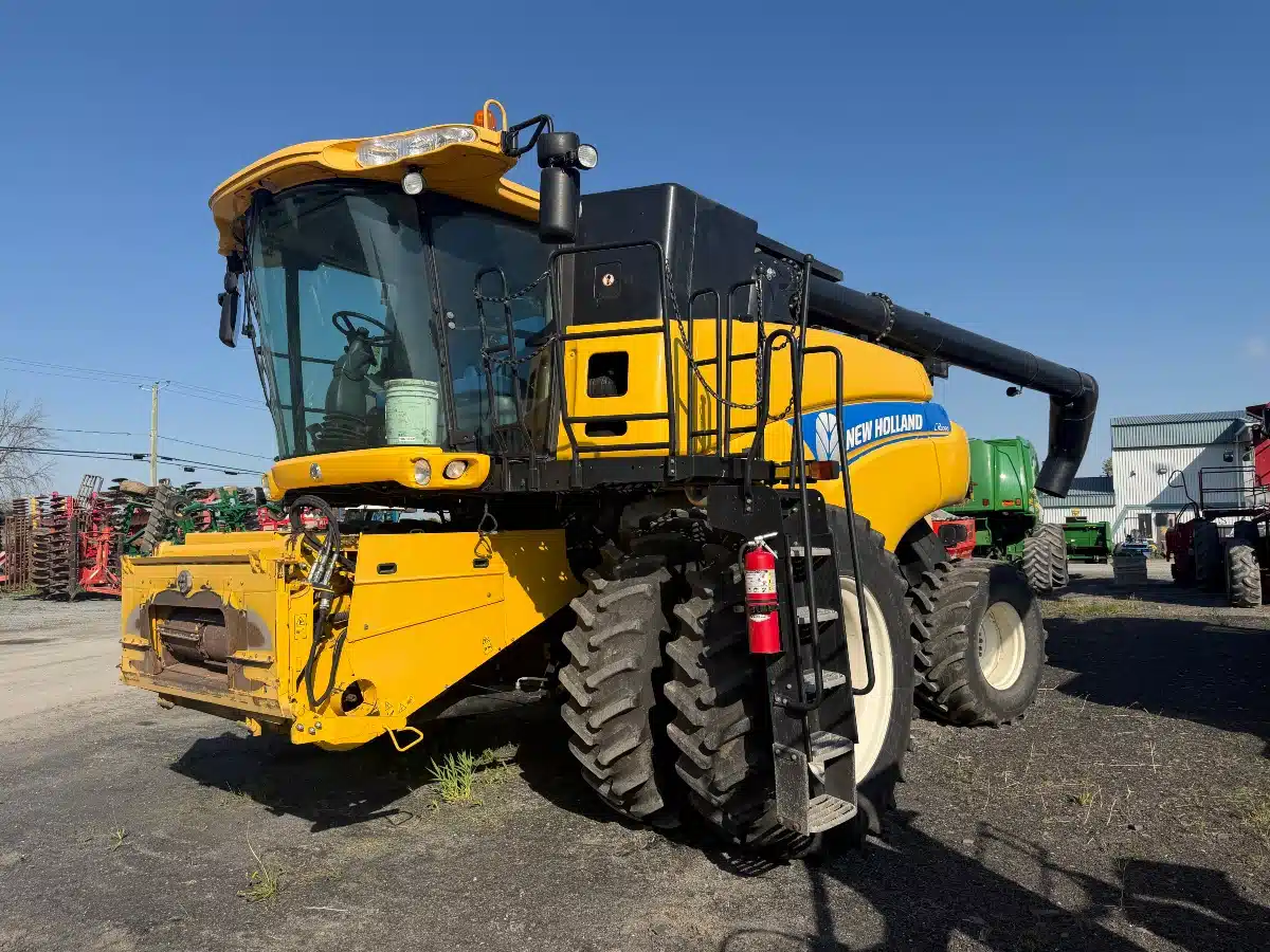 Photo de la Galerie 1 pour 2013 New Holland CR8080 Batteuse