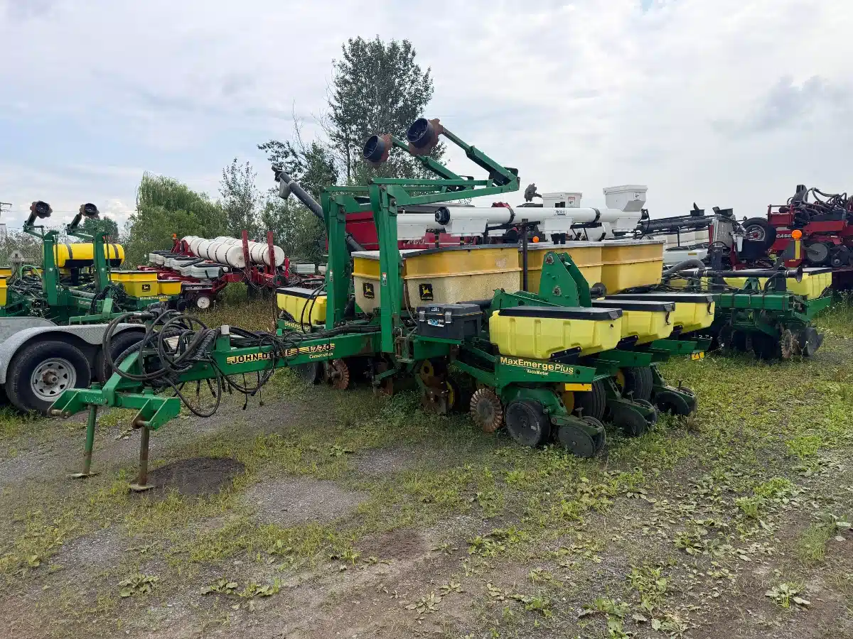 Gallery image 1 for John Deere 1770 Planter