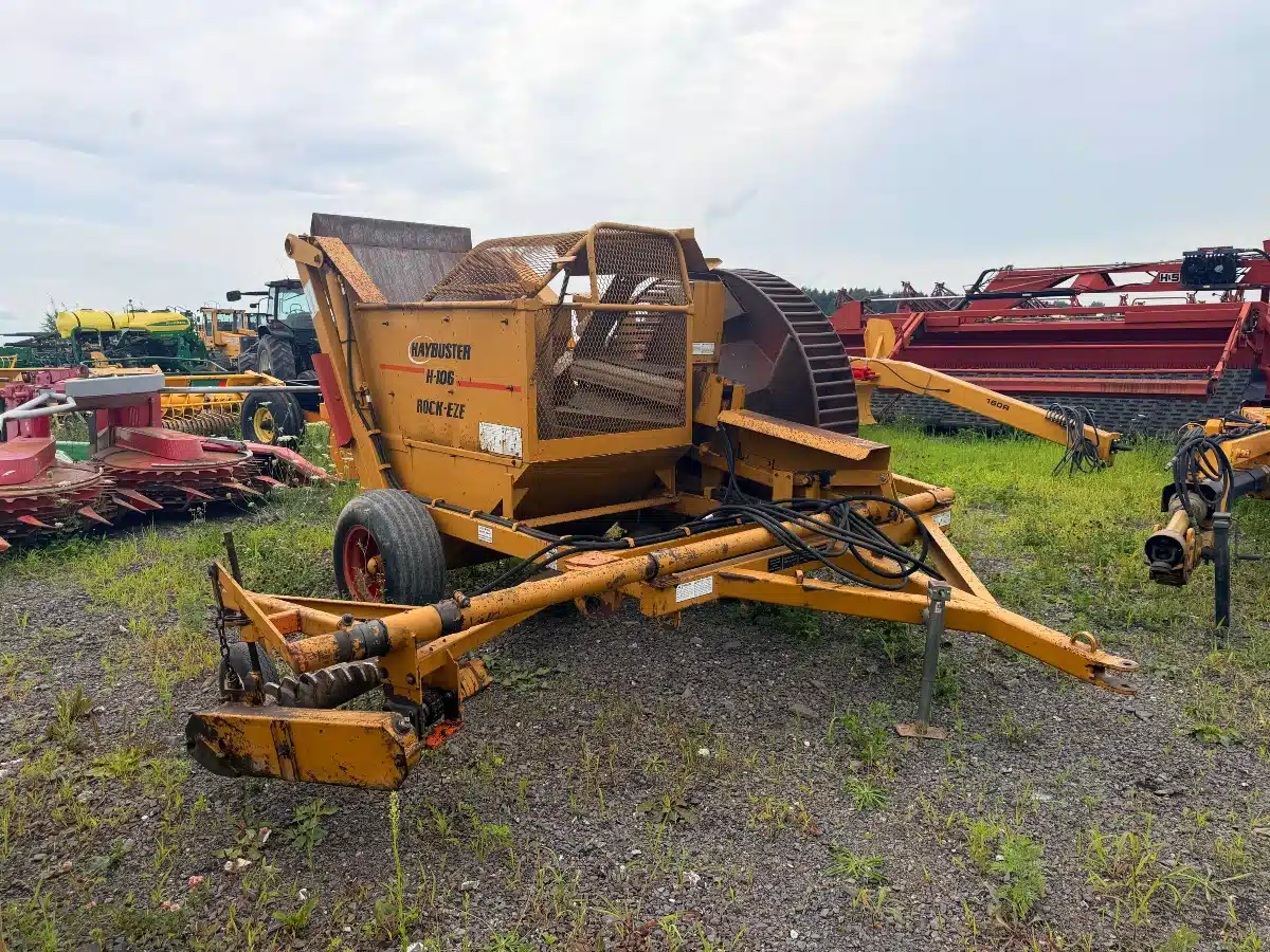 Photo de la Galerie 1 pour Haybuster H106 ramasseuse de pierres