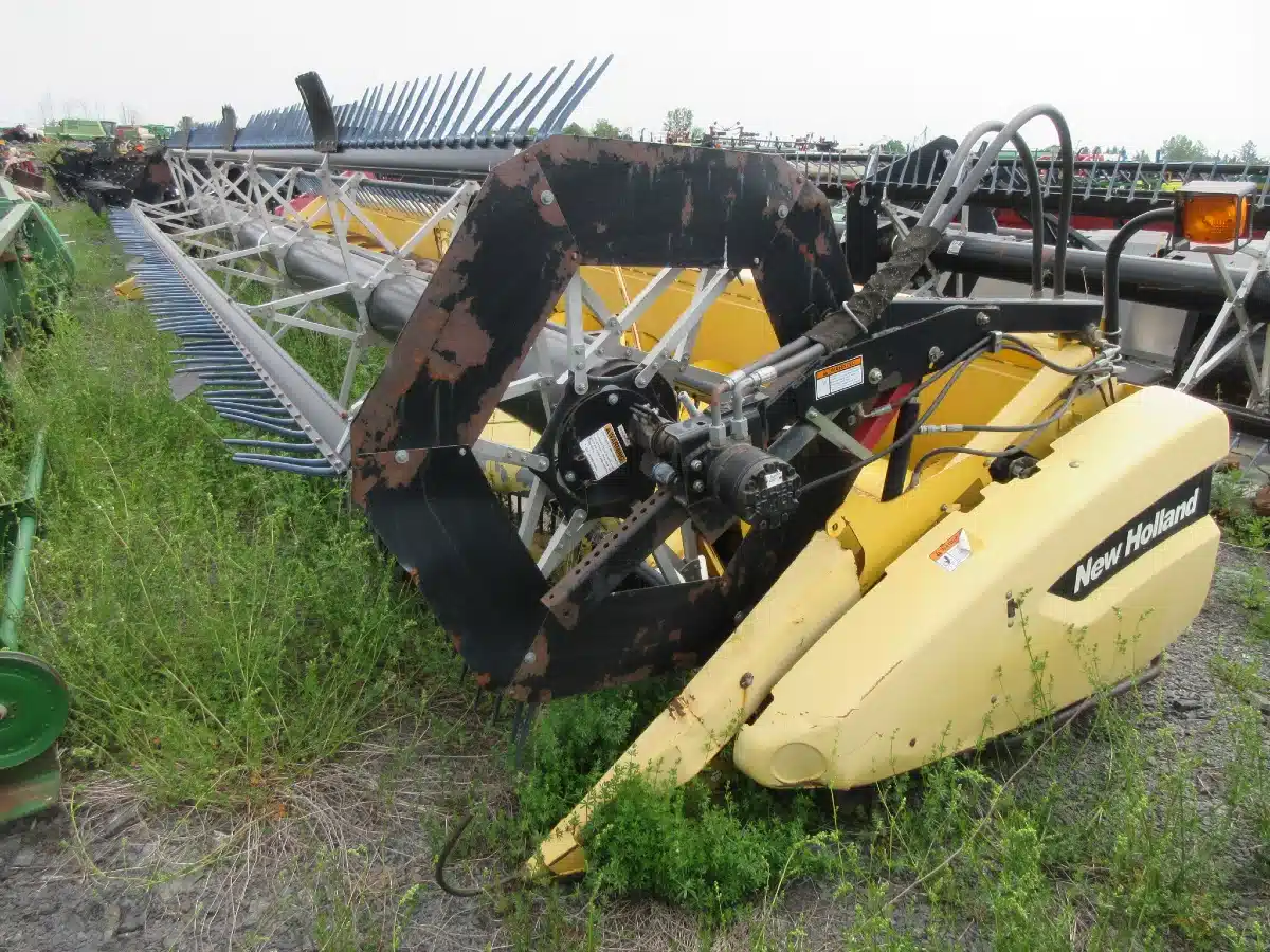 Gallery image 1 for 2003 New Holland 74C Header - Flex