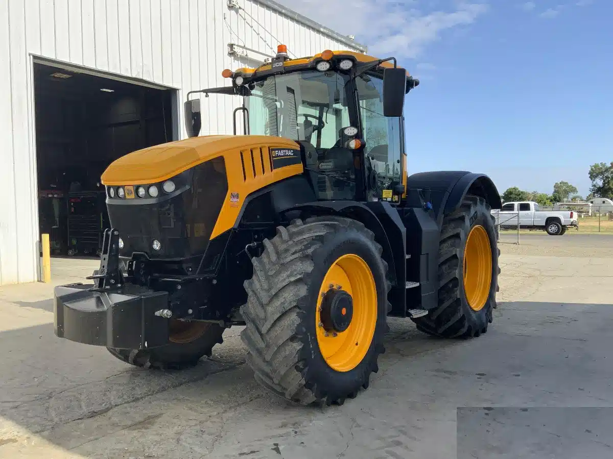 Gallery image 1 for 2022 JCB FASTRAC 8330 Tractor