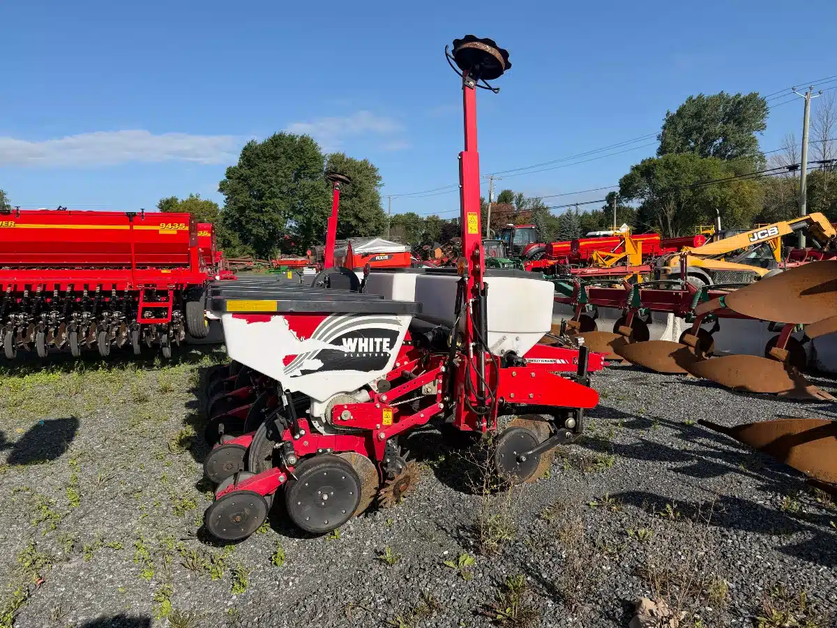Photo de la Galerie 1 pour 2016 White 9100 Planteur